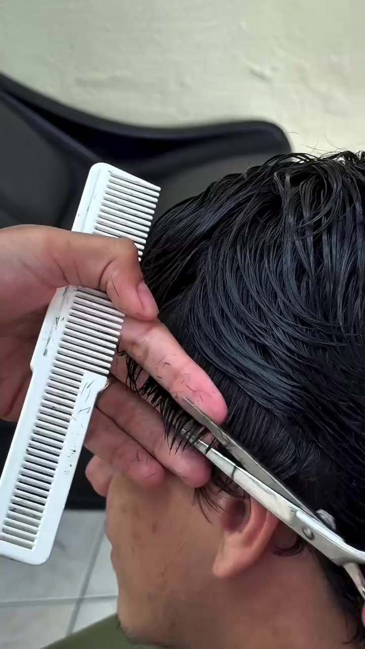 Bastidores de um corte na Dhomini